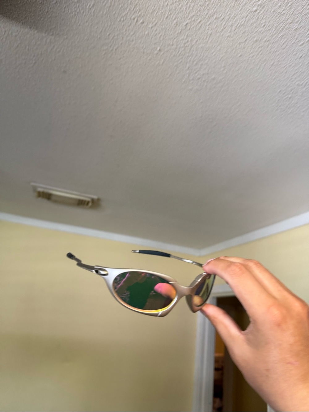 Silver Sporty Sunglasses with Green Mirrored Lenses Oakley